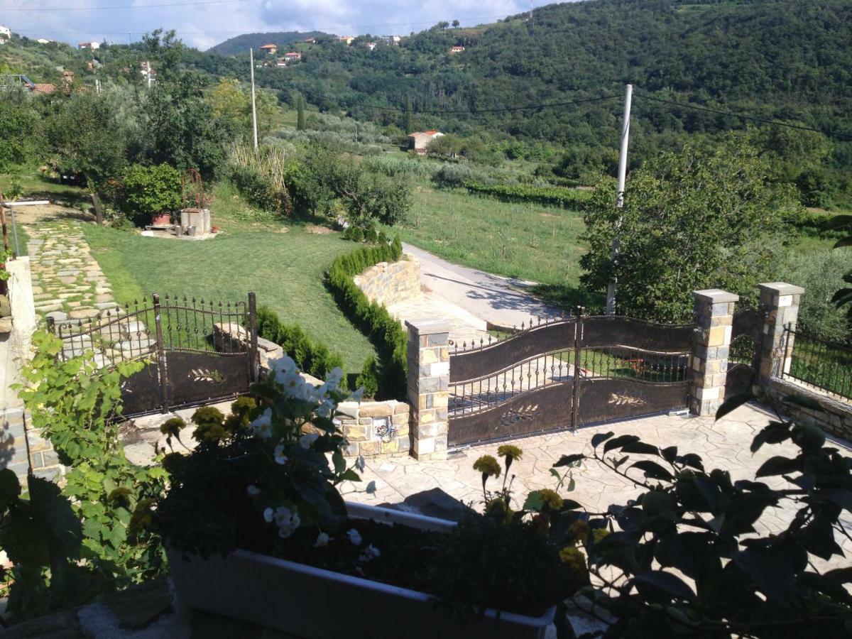 Apartment Wine & Olive Oil Mofardin Копер Номер фото